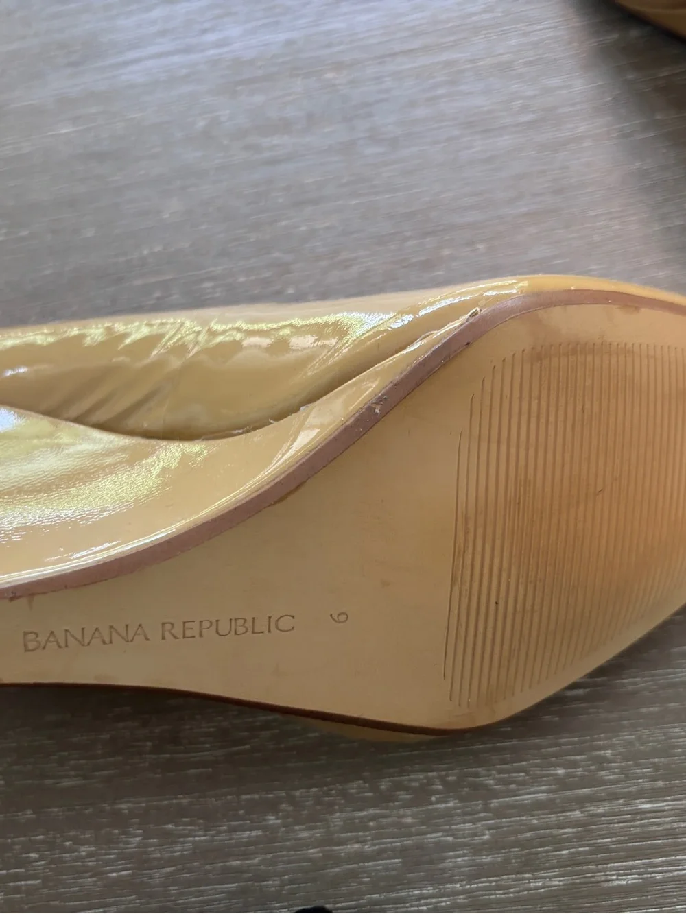 Banana Republic see discoloration